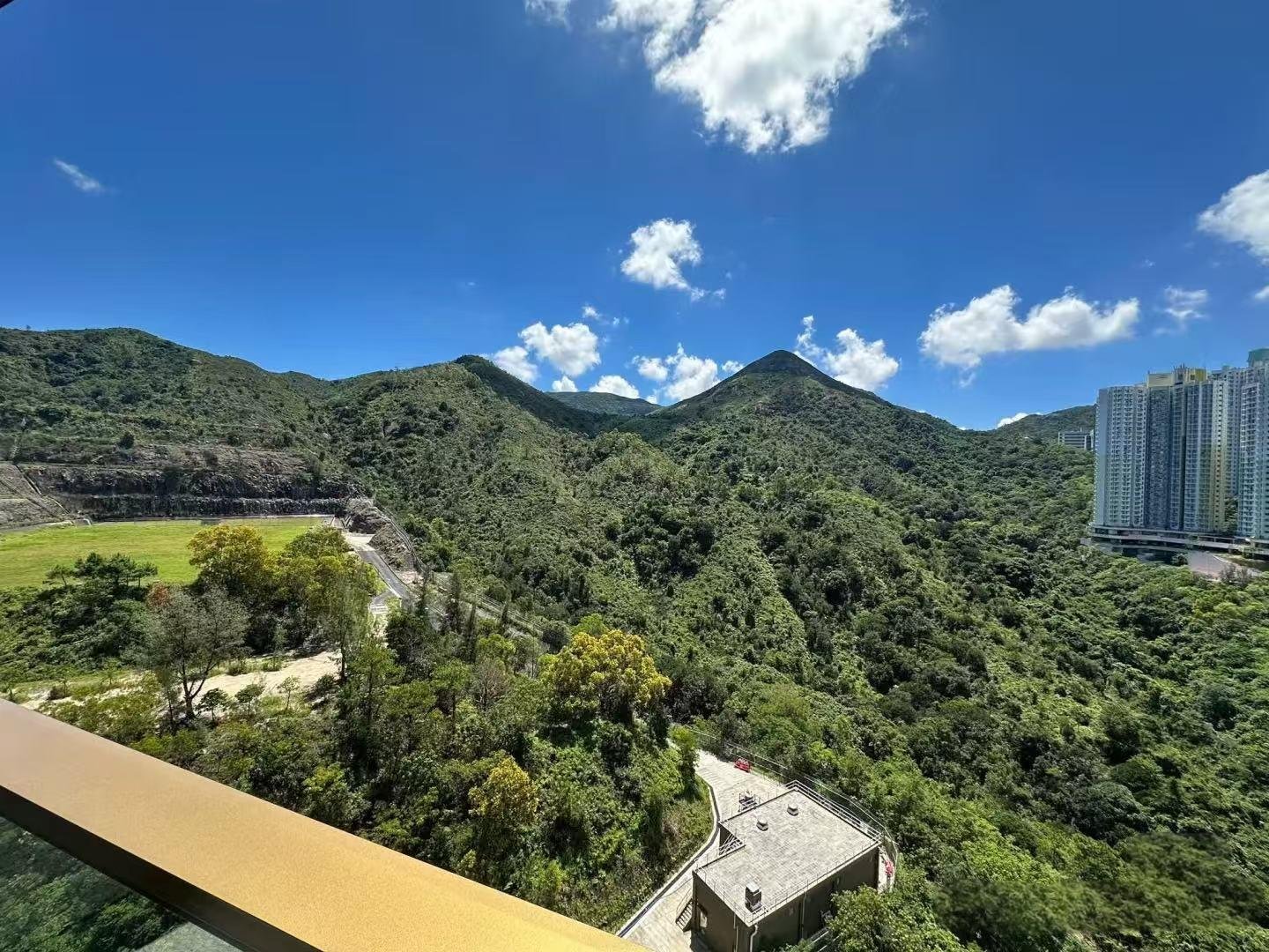 瓏珀山交通便利